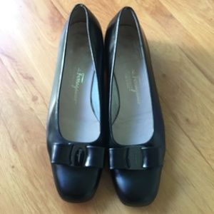 Salvatore Ferragamo Boutique Black Leather Bow Pump